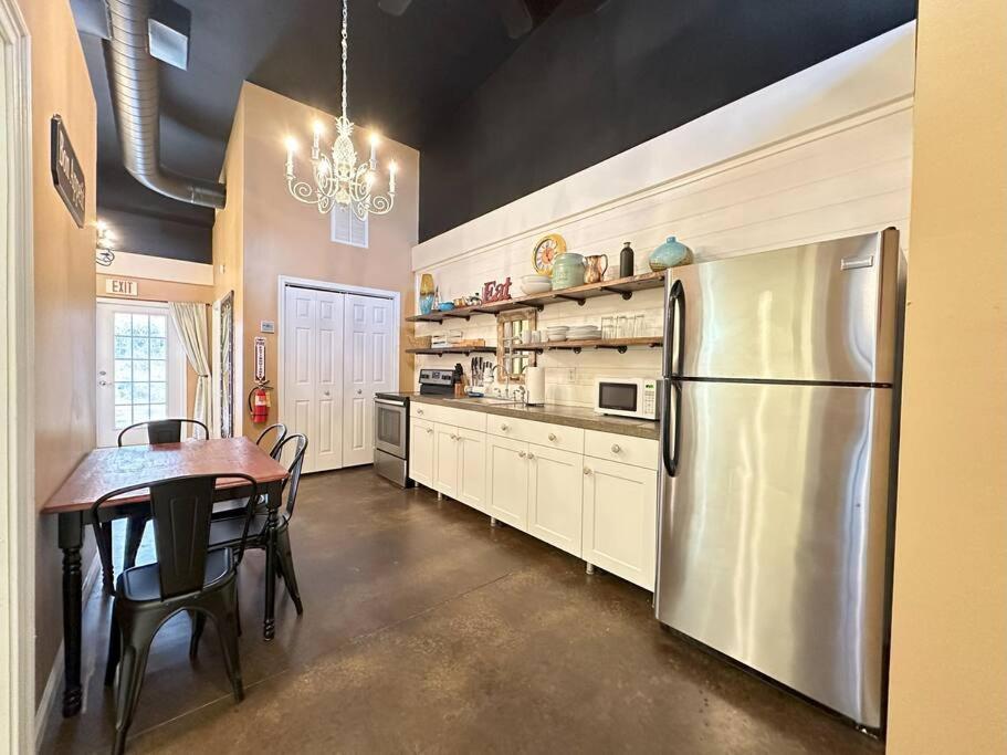 شقة Haven At Hazel~Downtown Loft Demorest المظهر الخارجي الصورة